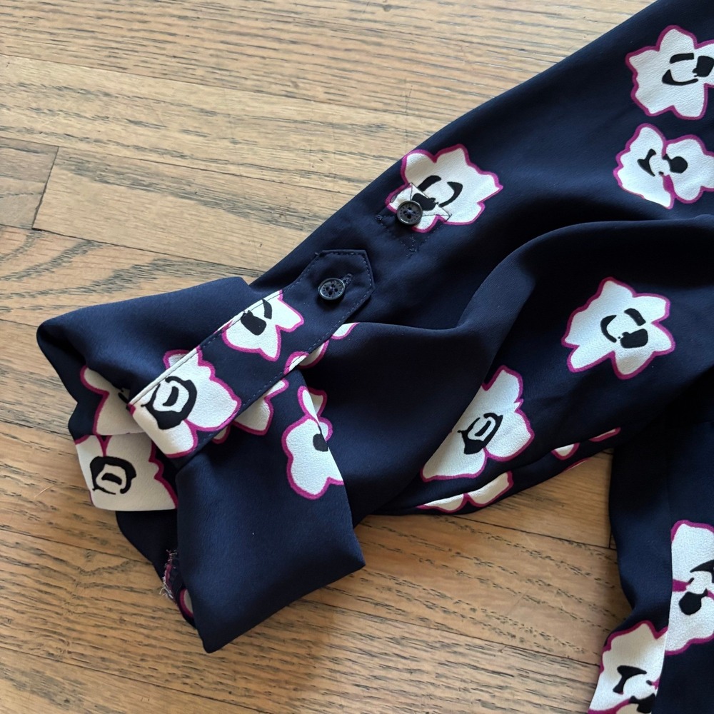 Express The Portofino Shirt Navy Blue Floral Roll Tab Sleeve Blouse Small - Picture 2 of 7